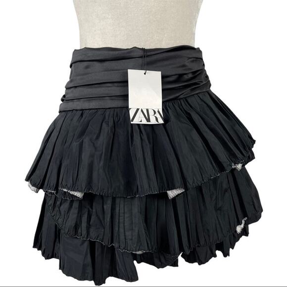 NWT Zara Black Frilled Mini Skirt With Ruffles Tiered Party Bloggers Fave Sz M - Picture 11 of 16